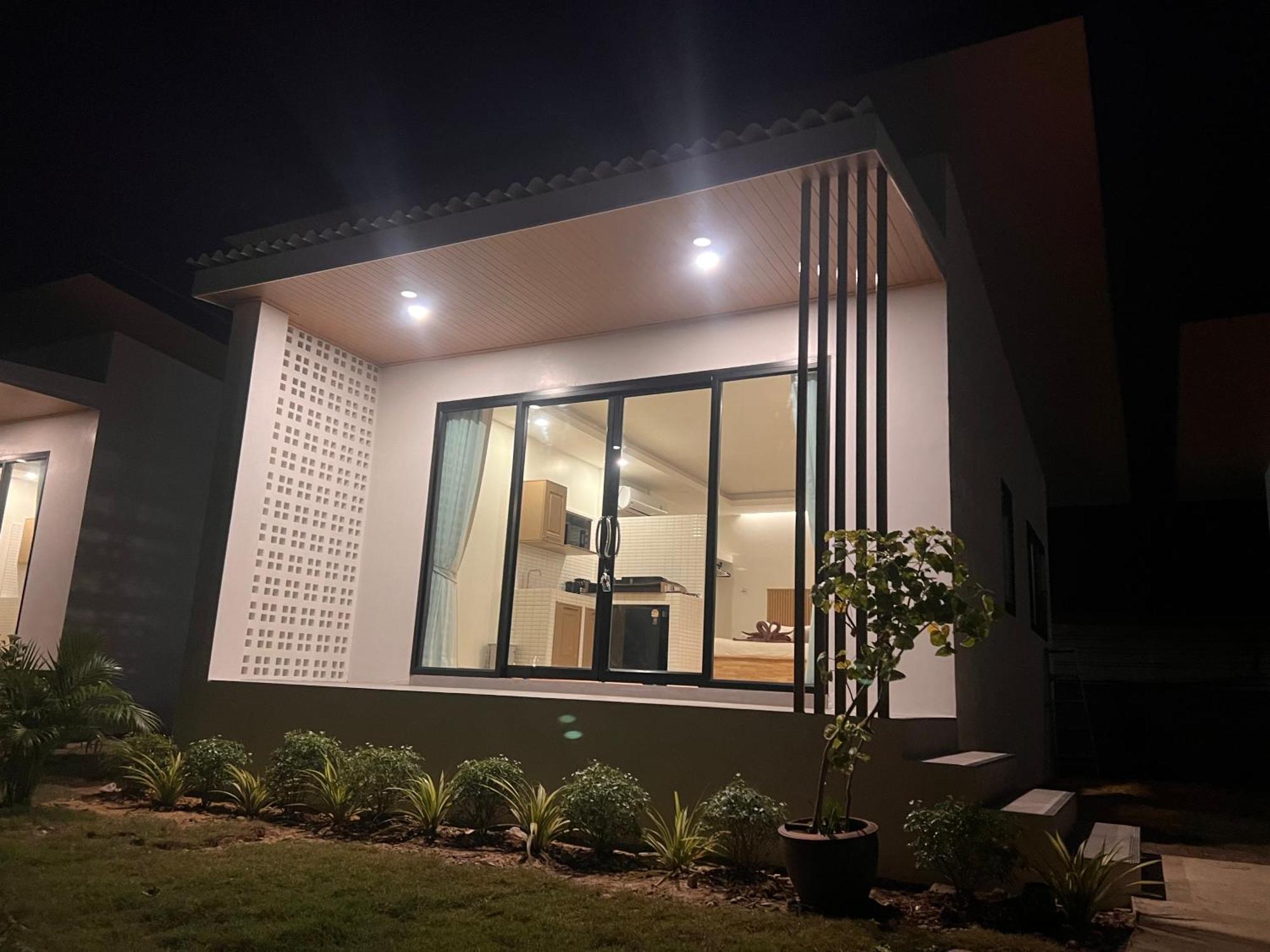 Prukrom Lanta Guesthouse Koh Lanta Bagian luar foto