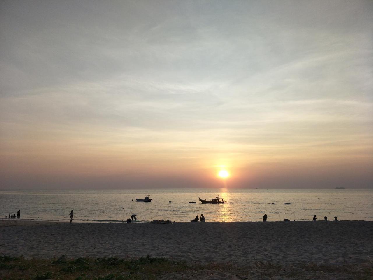 Prukrom Lanta Guesthouse Koh Lanta Bagian luar foto